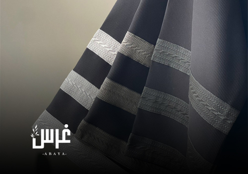 عباية سوداء