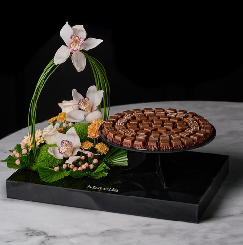 شوكولاتة مع ورد