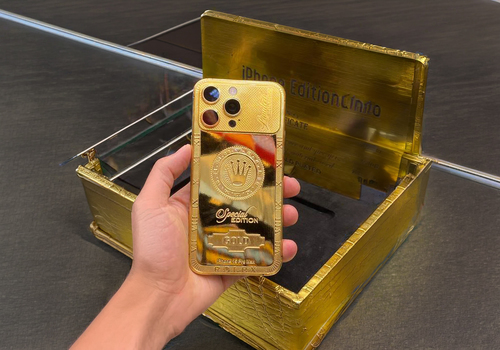 ايفون مطلى ذهب