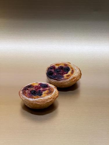 Pastel de nata berries