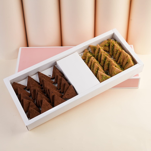 Blue graduation cake 5 - ترافيل شوكليت وحلا شعيرية بالهيل والزعفران والفستق