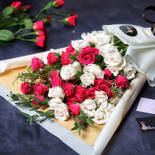 Hand Baby - Baby rose hand bouquet