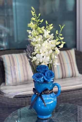 White Orchid + Lavend - White Orchid & Lavender + Blue Roses
 
 Hight : 60 cm  Width : 18 cm  
 ** Disclaimer: The colors of the flowers may vary depending on availability