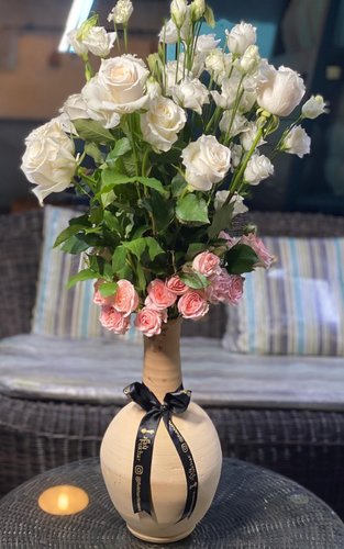 Lisianthus + Rose - Lisianthus + Rose 
 Hight : 75 cm width : 15 cm Letter or month of your choice ( please choose a letter or month,not both)