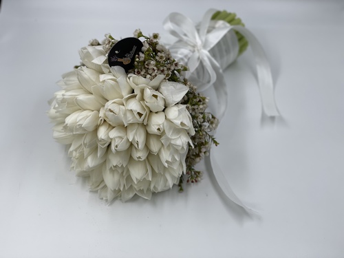 Bridal Bouquet 2 - Note: It is preferable to order a day or two before so that the roses are ready for use