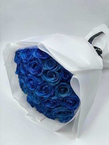 blue rose bouquet - Blue rose bouquet made of 24 roses 
 Note: Roses are dyed blue