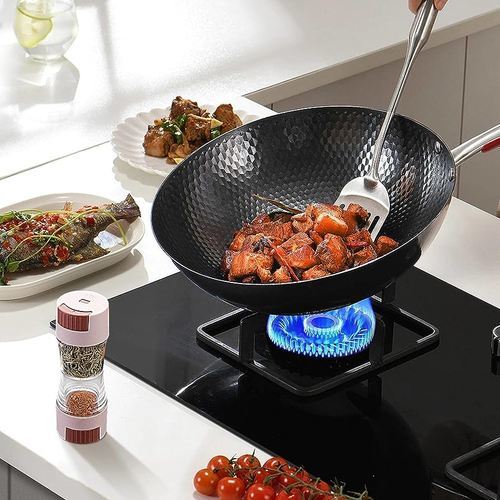 Double sided spice dispenser