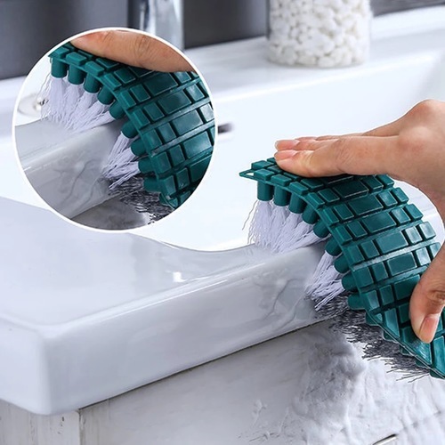 Bendable cleaning brush