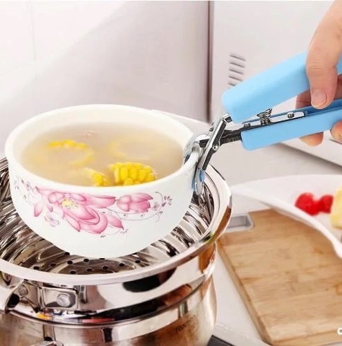 Hot Food Picker - Hand-liners can help women north pot but it is difficult to use with bowls of food in the steamer, or in the microwave. The bowls are sometimes very small and full of food, the hand lining will be inconvenient. This is when you use a hot food clip