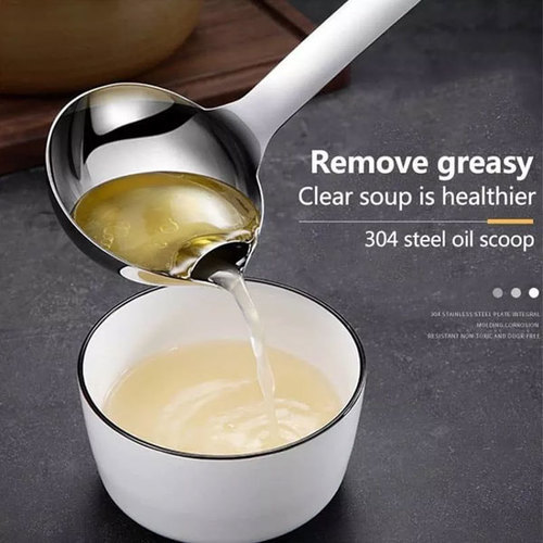 Oil separation scoop