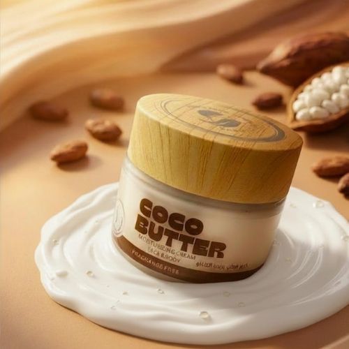 كريم زبده الكاكاو - كريم مرطب للوجه&nbsp; وقبل المكياج&nbsp;  صنع من زبده الكاكاو وزيت اللوز ليكون شديد الترطيب للبشرة&nbsp;  مناسب لكافه انواع البشرة  وزن صافي 100 مل   المكونات :زبده الكاكاو .زيت بذره العنب .زيت اللوز .شمع السيتاريك.شمع سيتريت وزبدة الكاكاو هي نوع خاص من الدهون
التي يتم استخراجها من بذور الكاكاو، ويتم عادة أخذ الحبوب الكبيرة من نبتة
الكاكاو وتحميصها وتعريضها للضغط ليتم استخراج الزبدة المنشودة منها.  لزبدة الكاكاو
العديد من الفوائد التجميليه مثل:   






 تحتوي
     زبدة الكاكاو على نسبة عالية من الأحماض الدهنية، وهو الأمر الذي يمنحها
     القدرة على&nbsp;ترطيب البشرة&nbsp;وزيادة
     مرونتها، حيث تعمل هذه الدهون كدرع على الجلد يحفظ رطوبة البشرة.
 تحتوي
     زبدة الكاكاو على مركبات تساعد على تعزيز تدفق الدم إلى الجلد، وإبطاء شيخوخة
     الجلد وحمايته من أشعة الشمس.
 التقليل
     من&nbsp;علامات
     تمدد الجلد&nbsp;والحماية من ظهورها أثناء الحمل وبعده.
 علاج
     الندوب والتخفيف من اثارها&nbsp;والتخفيف
     من التجاعيد&nbsp;وتحسين مظهرها.
 الشفاء
     من الندوب والتقرحات الناتجة عن أمراض جلدية&nbsp;مثل الأكزيما.