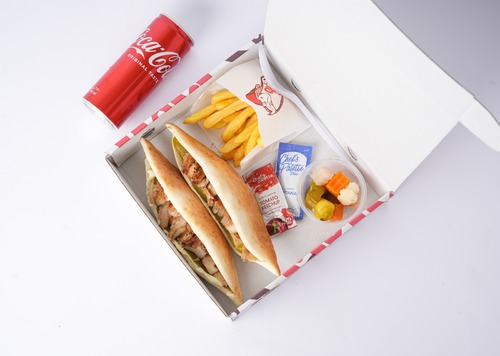 عرض التيك اواي(2 سندويتش + 1 بطاط+ 1 مشروب )