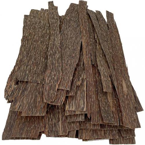 vietnam chips - The finest types of Vietnamese agarwood chips, grade 4A saturated with fat, professional cleaning detergent, it has a beautiful and very strong smell and the stability of the smell in the room atmosphere for hours It is preferable to use cold incinerated charcoal 
  It is used for daily fumigation and fumigation of clothes and office rooms