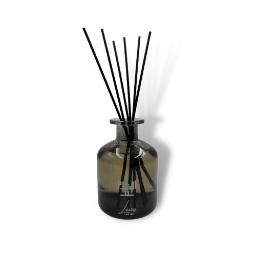 Alkhzam for Oud and Bukhor. - Lavas - It is a fragrant diffuser that includes sticks for the smell of indoors Its ingredients contain fruits and flowers in a volume of 250 ml