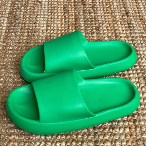 SUMMER SLIPPERS