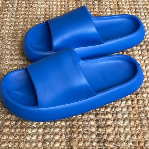 SUMMER SLIPPERS