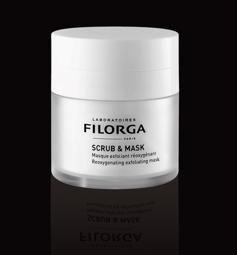 SCRUB & MASK 55ML - Exfoliating Scrub & MaskProduct Description:
A scrub and mask designed to renew skin cells, stimulate blood circulation, provide deep cleansing, and eliminate blackheads and dead skin cells. How to Use:Apply a small amount of the scrub to your face. Using your fingertips, massage in circular motions for one minute. Allow the product to remain on your skin until it transforms into oxygen bubbles, restoring the skin's breathability and vitality. Leave it on until the bubbles disappear (approximately 10 minutes). Rinse your face with water.Frequency of Use:Use once or twice a week.Safety:Safe for all skin types (safe for use during pregnancy and breastfeeding).