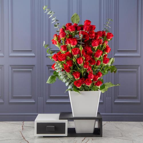 Lazira Floristry - فازة ورد بدرج جوكلت