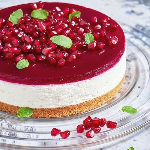 Pomegranate cheesecake