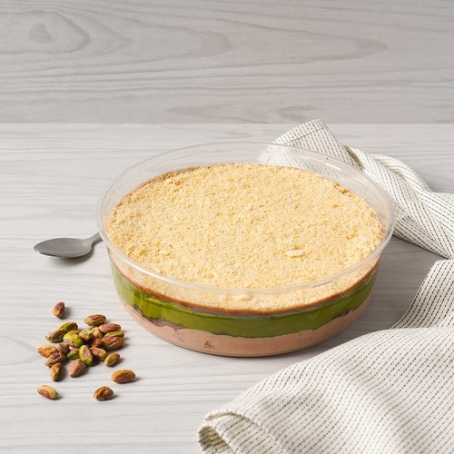 Trifle al-hiba with pistachio and kunafa