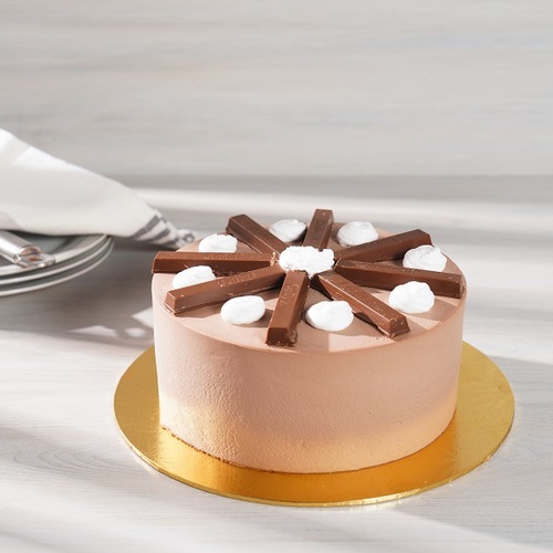 Kitkat House Cake