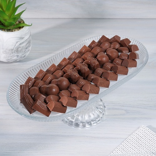 Belgian chocolate in a crystal plate No 5