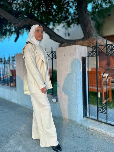 ميديوم  الصدر 110cm الطول 66cm طول البنطلون 102cm
