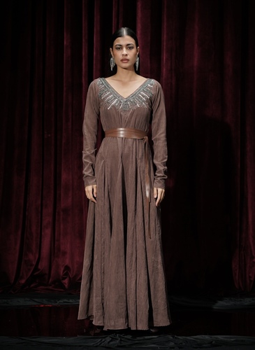 018 - شمواه مع حزام جلد طول ٥٨ للمقاسات الخاصه يرجى الكتابه في صندوق الملاحظات