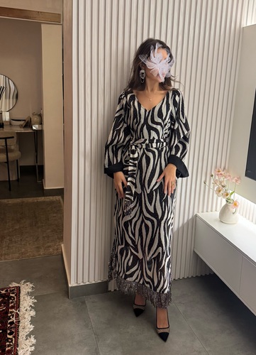 اسود وابيض ميتاليك