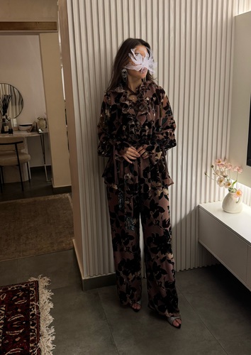 بني مع تركواز سيت