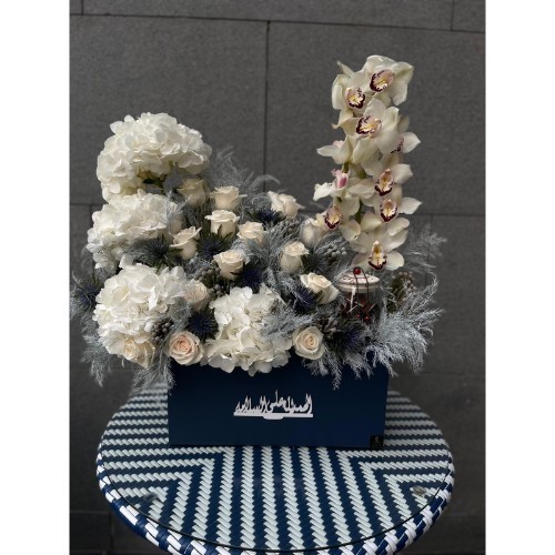 Navy Box - A distinctive leather box with high-end flowers, plus a chocolate glass box