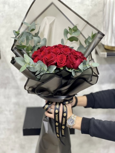 sweetheart - 25 pcs of red roses in a transparent black packaging and eucalyptus branches