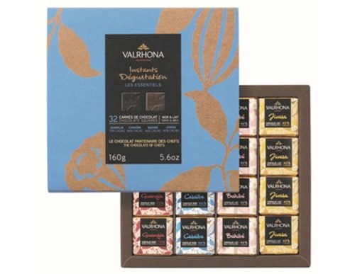 VALRHONA 8 GRANDS CRUS GIFT BOX 32 SQ 160G-FRANCE - 32 individually wrapped chocolate squares.Assortment of Dark chocolate and Milk chocolate.Guanaja Dark chocolate 70%.Caraibe Dark chocolate 66%.Bahibe Milk chocolate 46%.Jivara Milk chocolate 40%.Perfect to share or as a gift.