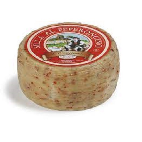 SILA AL PEPERONCINO - ITALY   250 g - -A soft semi-hard sheep’s milk cheese, with a compact structure or occasional holes. It has an intense, strong taste, due to the presence of red pepper among the ingredients.