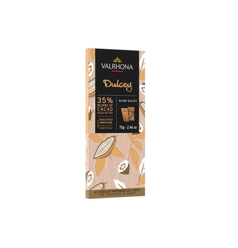  بلسميك - شوكولاتة فالرونا البيضاء 35% - 70 جرام - فرنسا - Valrhona White Dulcey 35% blonde chocolate is a silky-smooth bar, full of toasty, caramel and fudge flavours with a secondary malty note that lingers on the tongue until the creamy finish.  French pastry Chef Frederic Bau invented blonde chocolate quite by accident. When returning to some chocolate left in the double boiler for too long, he discovered a golden chocolate with a warm biscuit aroma.