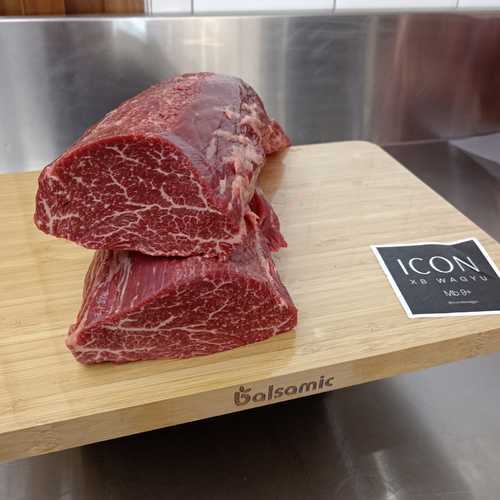 اايكون  تنرليون ستيك تصنيف 9+  - استراليا - هذا هو المكان الذي يحدث غير عادي. إن منتجنا ICON XB Wagyu عالي الجودة خالٍ من هرمونات النمو الاصطناعية، ويتم تربيته في الحقول المفتوحة بواسطة منتجين أستراليين، ويتم الانتهاء من الحبوب لمدة لا تقل عن 12 شهرًا. والنتيجة هي Mb4 – Mb9+ Premium Wagyu الذي نفخر بخدمة رواد المطعم حول العالم.