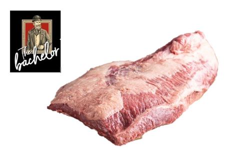 BACHELOR BLACK ANGUS BRISKET MB2+ 1KG-Australia - ‘The Bachelor’ is a premium Black Angus beef product that delivers a consistently tender, juicy and rich flavoured eating experience every time. 
The cattle are finished in our feedlots on specially formulated grain rations, to deliver the eating quality expected with a marble score of 2+ and 3+.