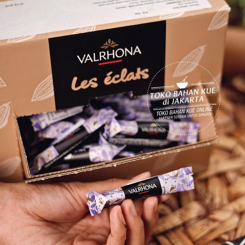 Balsamic  - Valrhona chocolate sticks Eclat Noir, premium bitter, 61% cocoa - 1 kg, 244 pcs - France - An elegant stick of 61