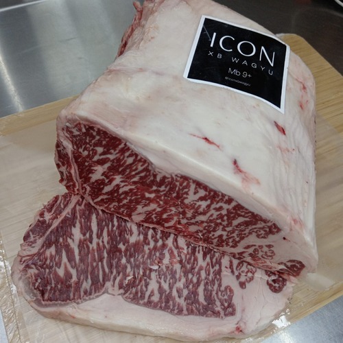 Balsamic - ICON Wagyu Beef Striploin Chilled Ms 9+ - Australia - Extensive, intricate marbling so soft and creamy it melts in your hands. Rich, vibrant colour and meat density, bursting with the promise of intense, melt-in-the-mouth flavour. That’s the experience ICON consistently delivers.
Our ICON Striploin is a classic cut. Also known as Sirloin, Porterhouse or New York Strip, it’s highly prized for its balance of marbling, flavour and tenderness. Coming from the lower rib area, this premium cut is an outstanding steak.