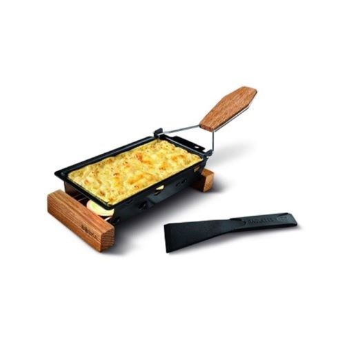 Boska Partyclette ToGo Oslo Raclette - The portable Partyclette ToGo Oslo Raclette from Boska is perfect for cheese lovers on the go. This compact raclette set features a foldable design and is heated by three included tea lights. Whether you're enjoying a picnic in the park, a gathering at a friend's house, or a relaxing evening on your patio, the Partyclette ToGo Oslo allows you to melt cheese and enjoy delicious raclette anytime, anywhere. Comes with a handy plastic spatula that fits the pan precisely to remove the cheese easily. Pan with non-stick coating for easy removal and quick cleanup. Remove the candle attachment to use the Partyclette on the barbecue. Prepare delicious melted cheese to pour over fresh bread, nachos, or burgers.