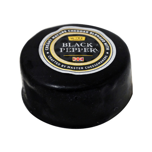 جبنة شيدر ناضجة مع الفلفل الأسود من وايك، 100 غرام - An English cheddar cheese made from pasteurised cow’s milk, with crushed black pepper inside. It has a mild taste, and the black pepper gives the cheese more body and aroma.