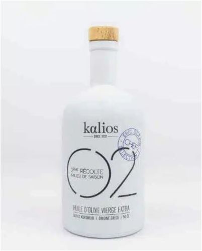 بلسميك - كاليوس زيت زيتون بكر ممتاز 500 مل - It is extra virgin thanks to its perfect acidity level, monovarietal thanks to its production from a single olive variety (Koroneiki), cold extracted to preserve its taste and benefits, and preserved in opaque packaging to protect it from light. With a very low acidity level of less than 0.35%, it ranks among the finest vintages of olive oils.