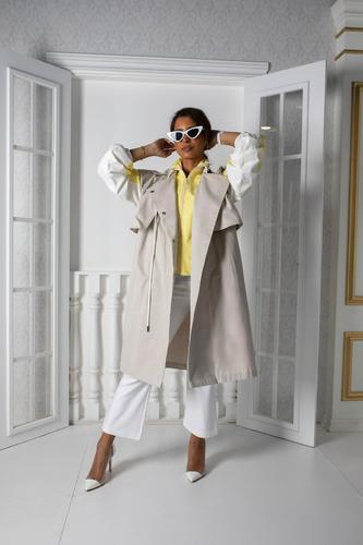 Her Highness - Two tone trench coat - Model wearing size L, model Hight 160cm _Top length 41 inch _Fabric type : jeans _ Dry-clean only _No refund no exchange