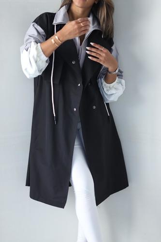 Two tone - Black and white coat - _قياس المودل M _طول التوب 37 انش  _الخامة قطن x  _ دراي كلين فقط  __في حال يوجد قياس خاص يرجى كتابته بالملاحظات