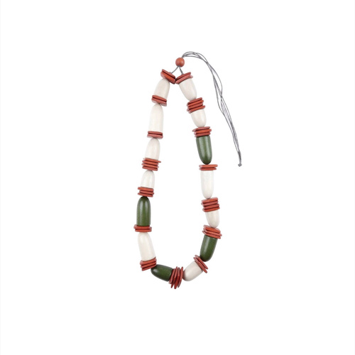 Collana KW - creamy and olive necklace - Materials: wood  Length: 48 CM ( LONG / ADJUSTABLE )