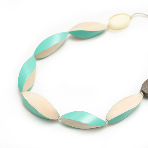 Twisted tiffany