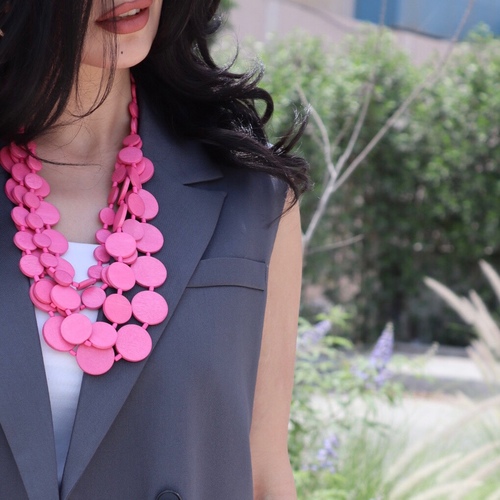 Different circle beads necklace