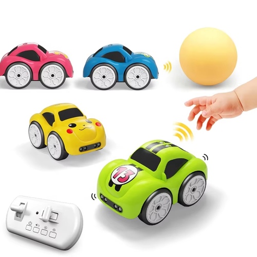 Green smart car - This is a magical inductive toy car. The car follows lines drawn on paper using an optical sensor. • It comes with a 