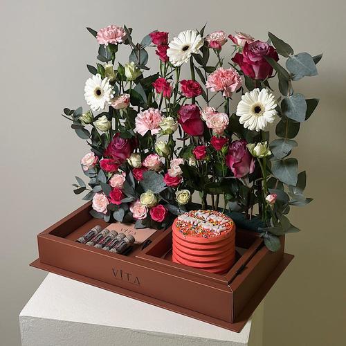 pixie - Box containing mix flower and cake with amount of money as per request