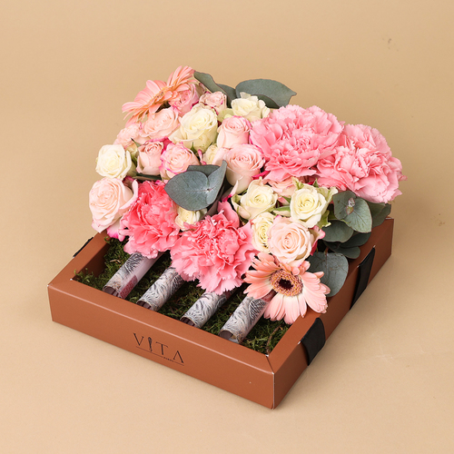 toro - Box containing flowers and amount of money as per request